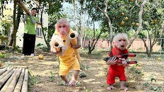 Bibi and Lala are two assistants helping Mom make the tomato trellis!