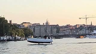 WTF? Hovering boat in Stockholm, Sweden. Candela? [4k 60p]