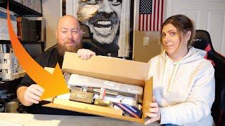 What's inside of a $300 Amazon Customer Returns Box full of KNIVES