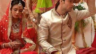 Shastri Sisters 8th April 2015 Full Episode | Devyani Stops Anushka Wedding