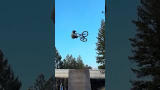 Alex Pickering is a trick machine #mtb #mtbkid #bmx #mtbairbag #bmxairbag #airbaglanding