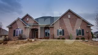 VRLY // 4 beds 3.25 baths 2,434 sqft // Lincoln, NE 68526