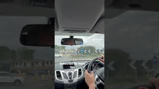 Correct lane turning right at a roundabout