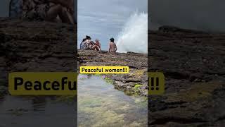 Peaceful women on the rock platform in Sydney #shorts #chojus #sydney #women