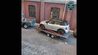 1:18 Mini Countryman with working lights