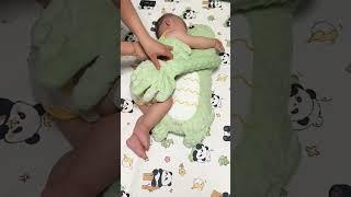 现在哄睡拍睡都太省妈了，真后悔没早点发现这个安抚抱枕，宝宝很喜欢，可以侧靠可以抱着，像妈妈抱着一样。#哄宝宝睡觉神器 #婴儿安抚玩具 #哄娃神器 #cute