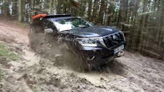 2019 Toyota Land Cruiser 150 vs Mud Offroad