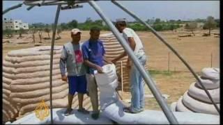 Sand houses defy Gaza shortages