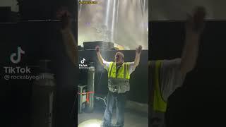 security staff dance to Anne Marie's song "2002" at concert #shorts