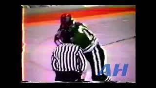 WHL ?. ?, 1987-88 #28,KAM v Darcy Simon,SEA (HL) Kamloops Blazers Seattle Thunderbirds