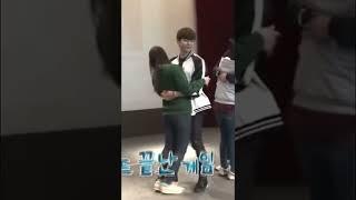[2PM준호] 여성팬 냅다 끌어안아버리는 박력 준호 (feat.풍선게임) #shorts #2pm