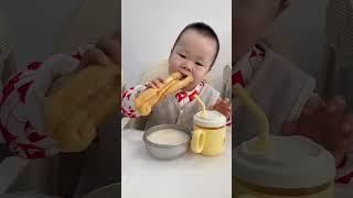 Fried dough sticks soaked in soy milk Baby food Cute little foodie food recommendation of