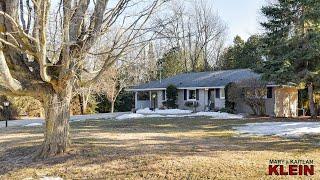 Mono, ON - Gorgeous 3-Bedroom Bungalow Half-Acre Lot Backing to Mature Woods | Mary & Kait KLEIN