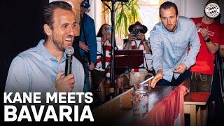 The Englishman goes Bavarian! | Harry Kane visits FC Bayern Fan Club