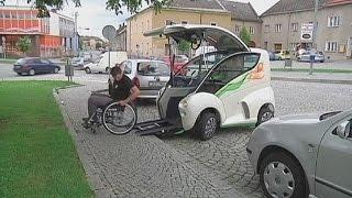 Behindertengerechtes Auto mit Frontaleinstieg - hi-tech