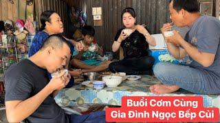 Cúng động thổ chuẩn bị cất nhà Ngọc Bếp Củi gia đình mời dùng buổi cơm trước khi về