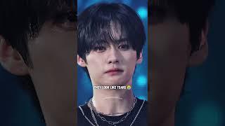 If he actually cried, i'm gonna disband from this world  #Leeknow #hyunjin #911