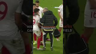 Sevilla’s Argentine duo Acuna and Montiel carried injured  Lisandro Martinez off the field