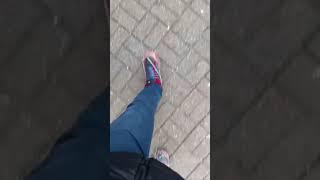 Как спастись в гололёд на городских тротуарах морозной зимой в городе