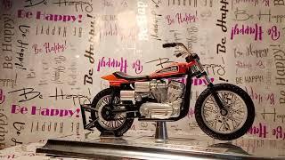 Модель мотоцикла Harley-Davidson 1972 XR 750 Racing 1/18