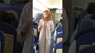 Hitung Penumpang !!! Pramugari Cantik Super Air Jet dengan Seragam Berhijab