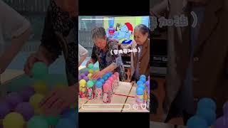 彩球分類排列大挑戰！專注、協力～同學們的手眼協調100分！       #樂齡活動#活力銀髮族#動動腦動動手#手眼協調訓練 #醫時代 #日照中心 #民生社區 #長照