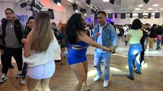 SE LLEVO LA NOCHE EL POLLERUDO BAILANDO CON LAS MAS VIRALES DE NEW YORK   LA MARIE Y LA PENITA 