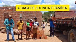 CHEGOU MADEIRAS E TELHAS PARA FAZER A COBERTURA DA CASA DE JULINHA E FAMÍLIA, VEJA SERTÃO MAMOEIRO.