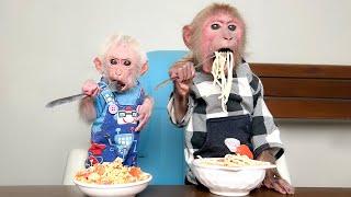 Bibi cooks spaghetti for Lala to eat when she is hungry!