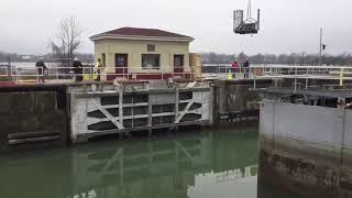 TIMELAPSE: Buffalo District removes the Black Rock Lock catwalks!