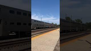 Double Decker Metra Train in US Двухэтажный поезд Metra в Америке (Чикаго, Иллинойс)