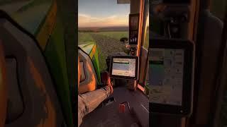 John Deere 8335R