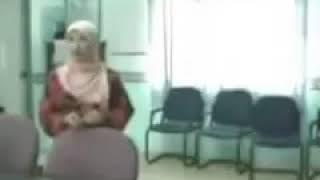 Kepala Sekolah dan Ibu Hanna Sedang Apa