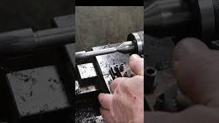 Cutting Threads in the metalworking lathe