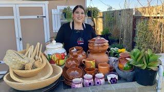 Curando Nuevas Ollas De Barro y Disfrutando De Un Rico Pozole