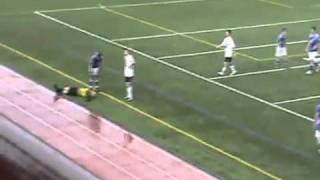 Linesman loses his wig in a soccer match