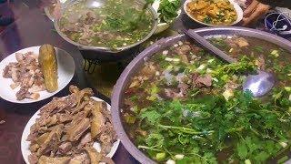 100元一锅羊肉火锅，配3个素菜，总共140元，大家觉得贵吗？【唐哥美食】