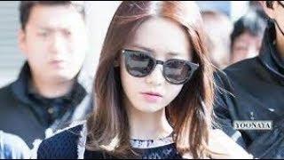 baby Queen YOONA Show Beautiful Smile To All Fans @ Airport Day