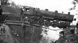 On the Edge of Disaster: Vintage Train Wrecks in Stunning Detail