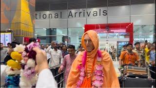 Sripada Bhakti Vikasa Swami Arrives at Delhi Airport