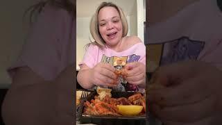 Trisha Paytas' Seafood Mukbang: Prawns & Refreshing Bloom Drink