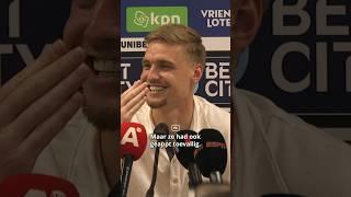 Kenneth Taylor ontvangt een appje van Jade Anna... ️  #taylor #ajax