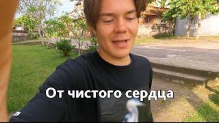 Групповая тренировка по йоге на Бали