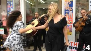 Bailando en la Calle Cuatro