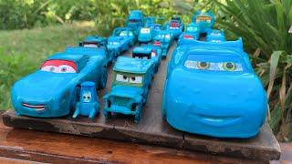 Clean up the blue muddy minicar & disney car convoy! Play in the garden