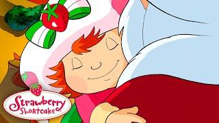 Santa meets Strawberry  Classic Strawberry Shortcake  Show For Kids