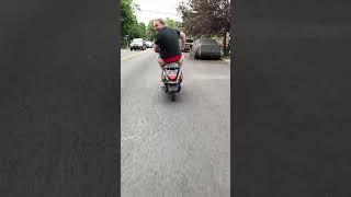 Honda sym fiddle bounce when she walk