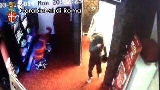 Rapinano la sala slot del centro commerciale "Roma Est": presi