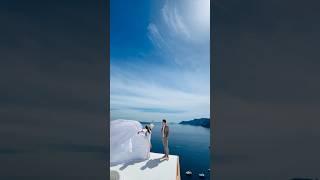 You can’t miss this one in your life. #weddingphoto#santorini#love#flyingdress