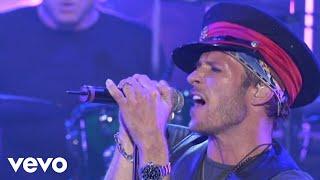Velvet Revolver - Fall To Pieces (Official Nissan Live Performance)
